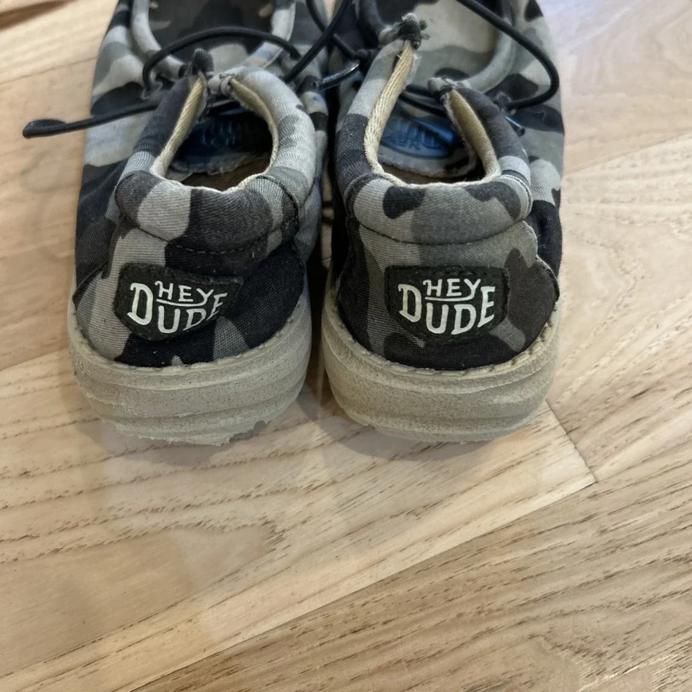 Youth Size 12 Hey Dudes Camo Slip On Shoes